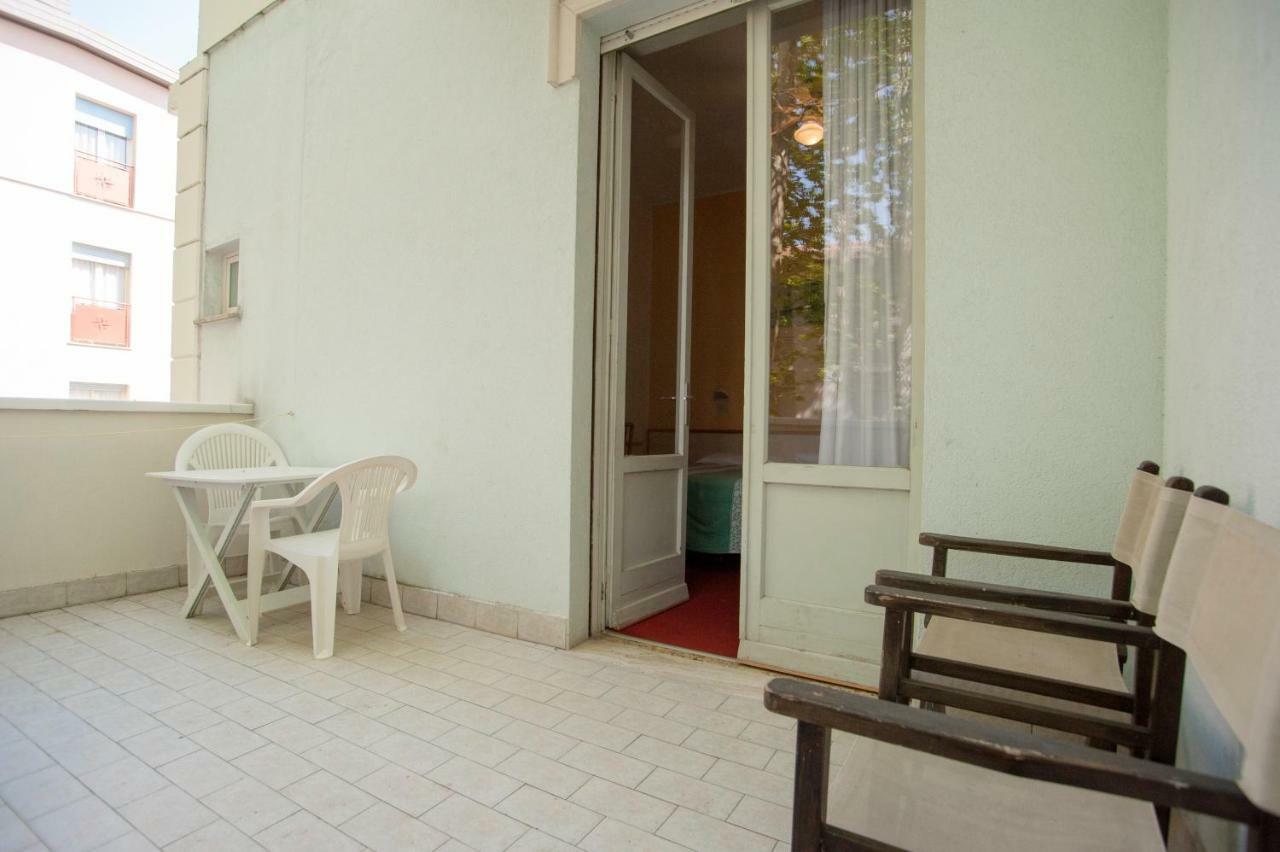 Villa Silvie Rose Cesenatico Exterior photo